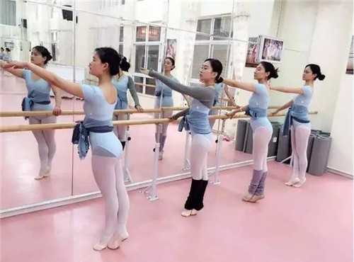 塑膠地板 塑膠地板