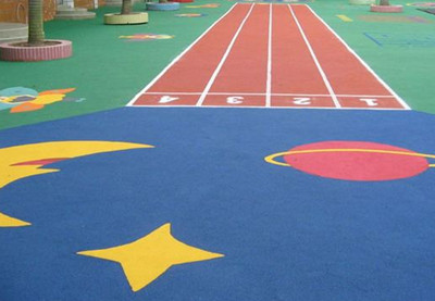 幼兒園室外塑膠地面施工注意事項和塑膠場地做法是什么？