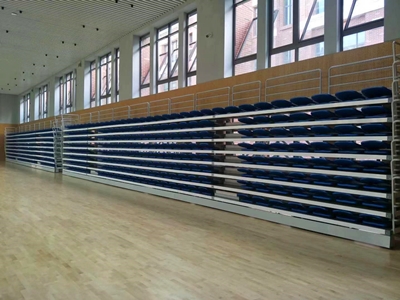 四川某中學體育運動場館電動伸縮看臺座椅安裝完成